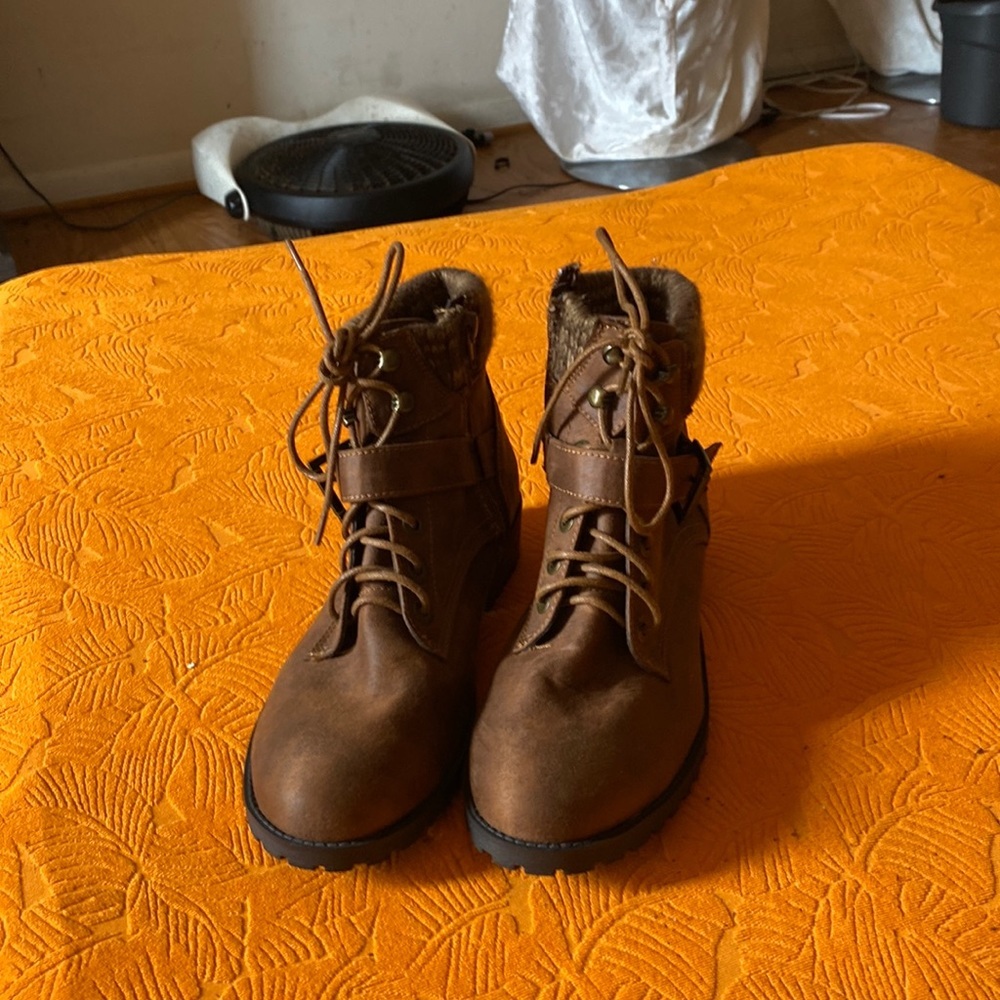 Route 66 boots brown with buckle on side lace up rugged